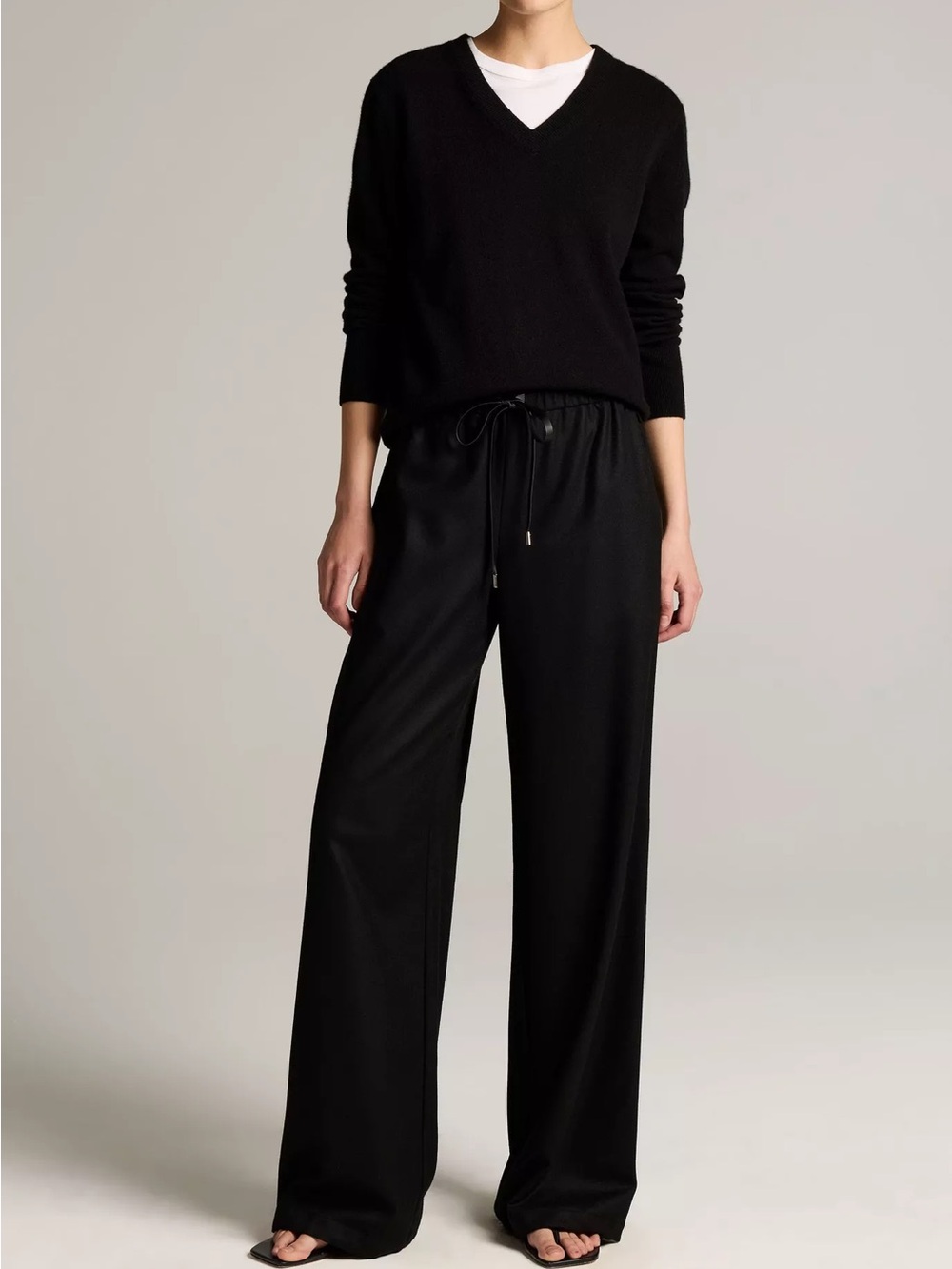 Vince Black 100% Cashmere V-Neck Sweater